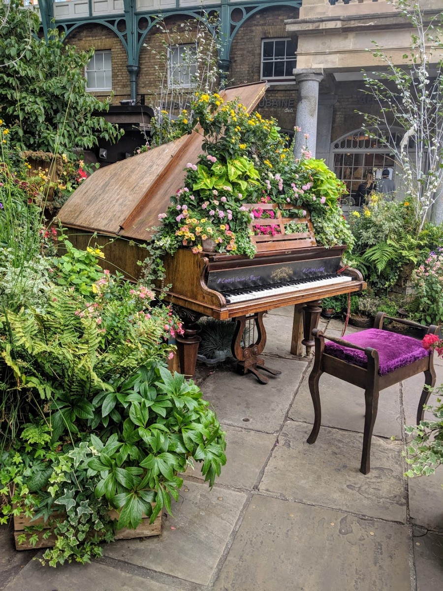 floral piano in covent garden piazza